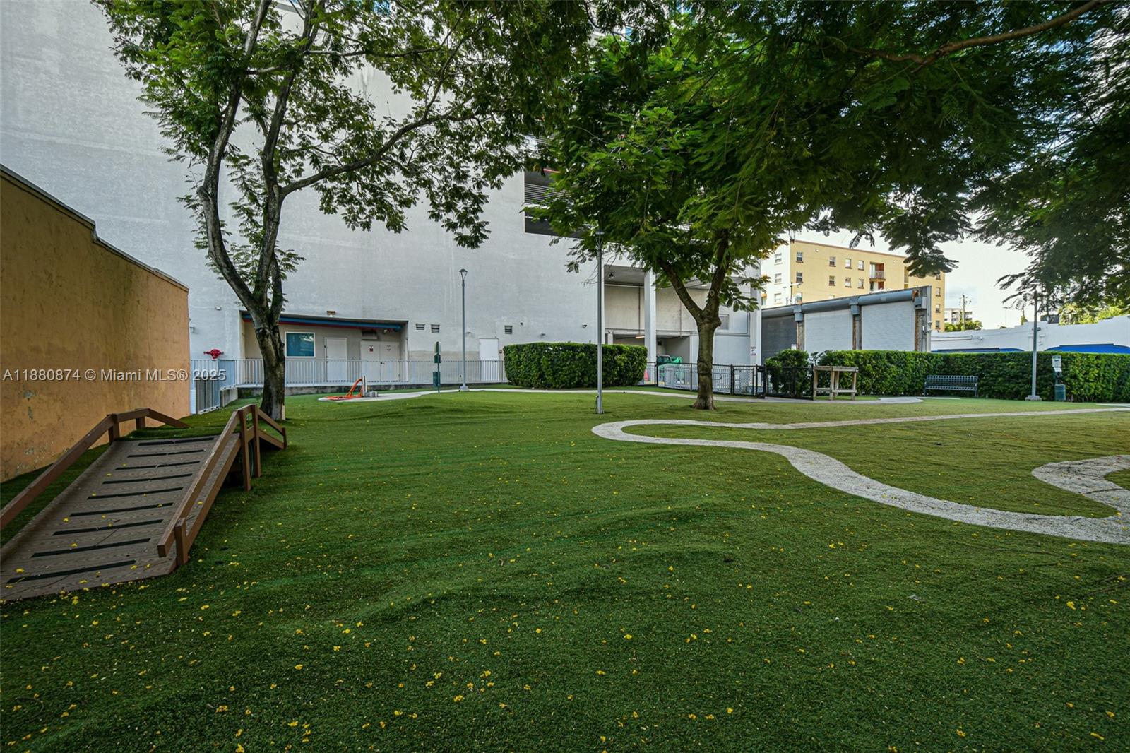 NEO CONDO - Residential