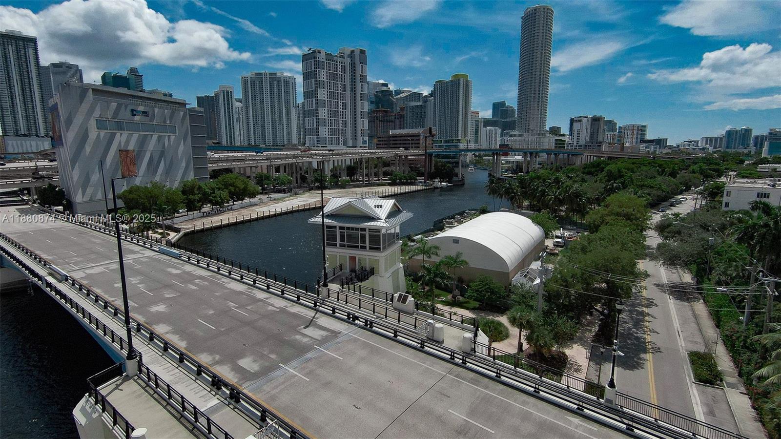 NEO CONDO - Residential