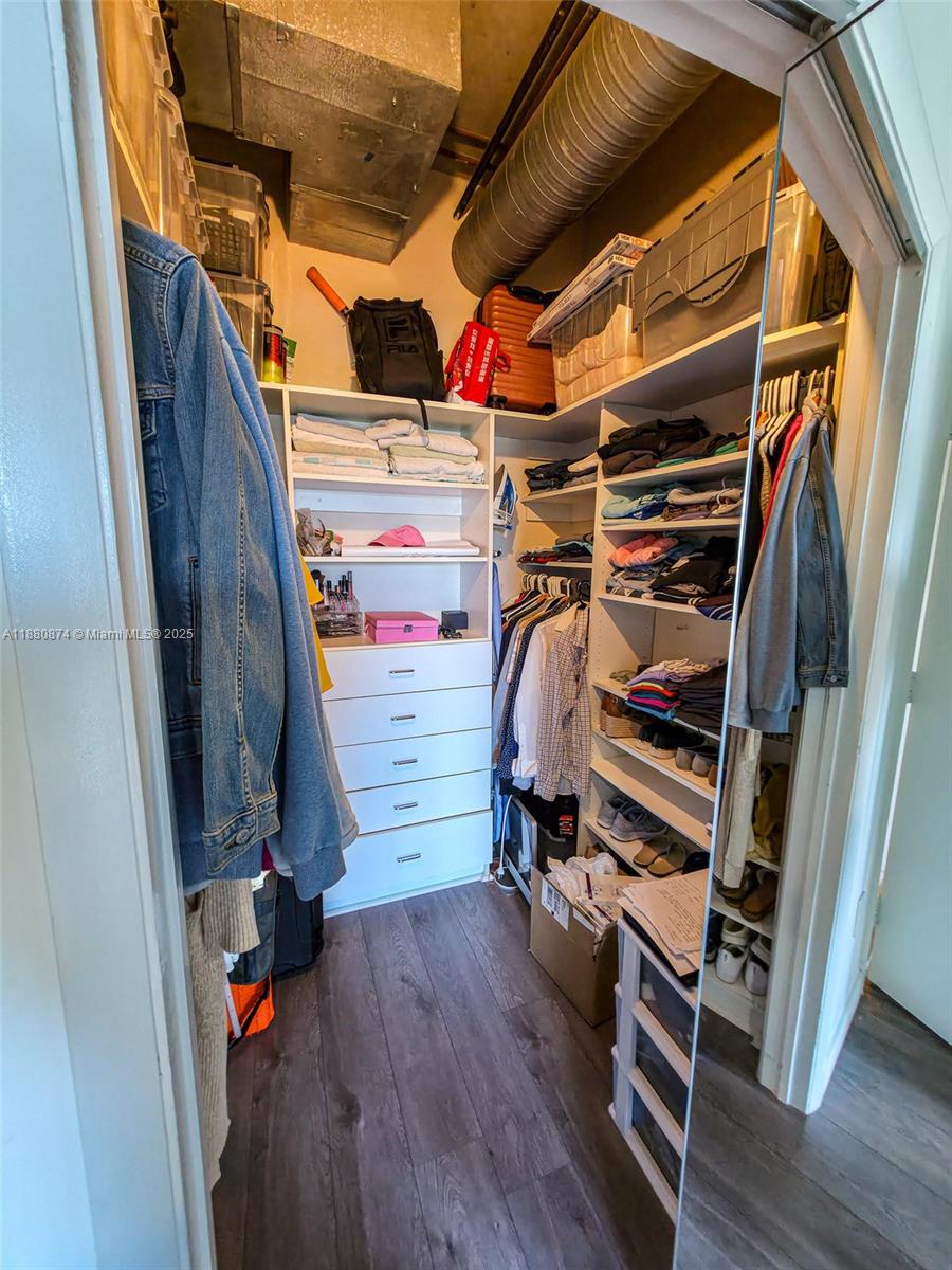 NEO CONDO - Residential