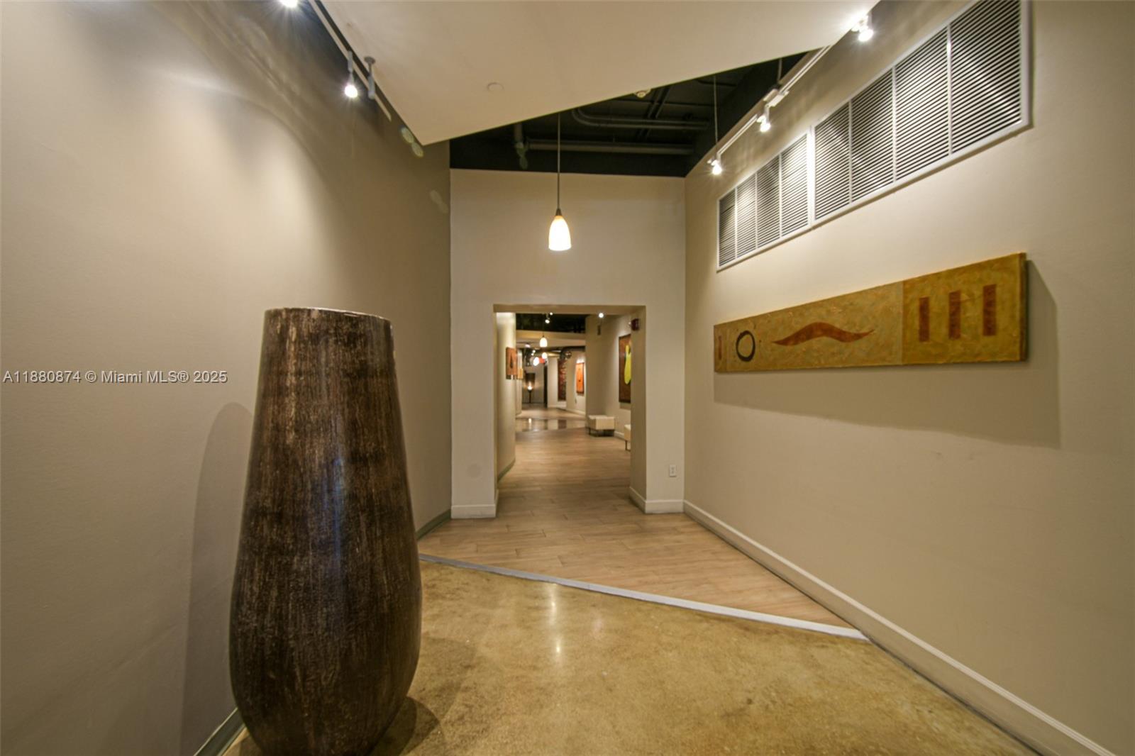 10 SW South River Dr 1704