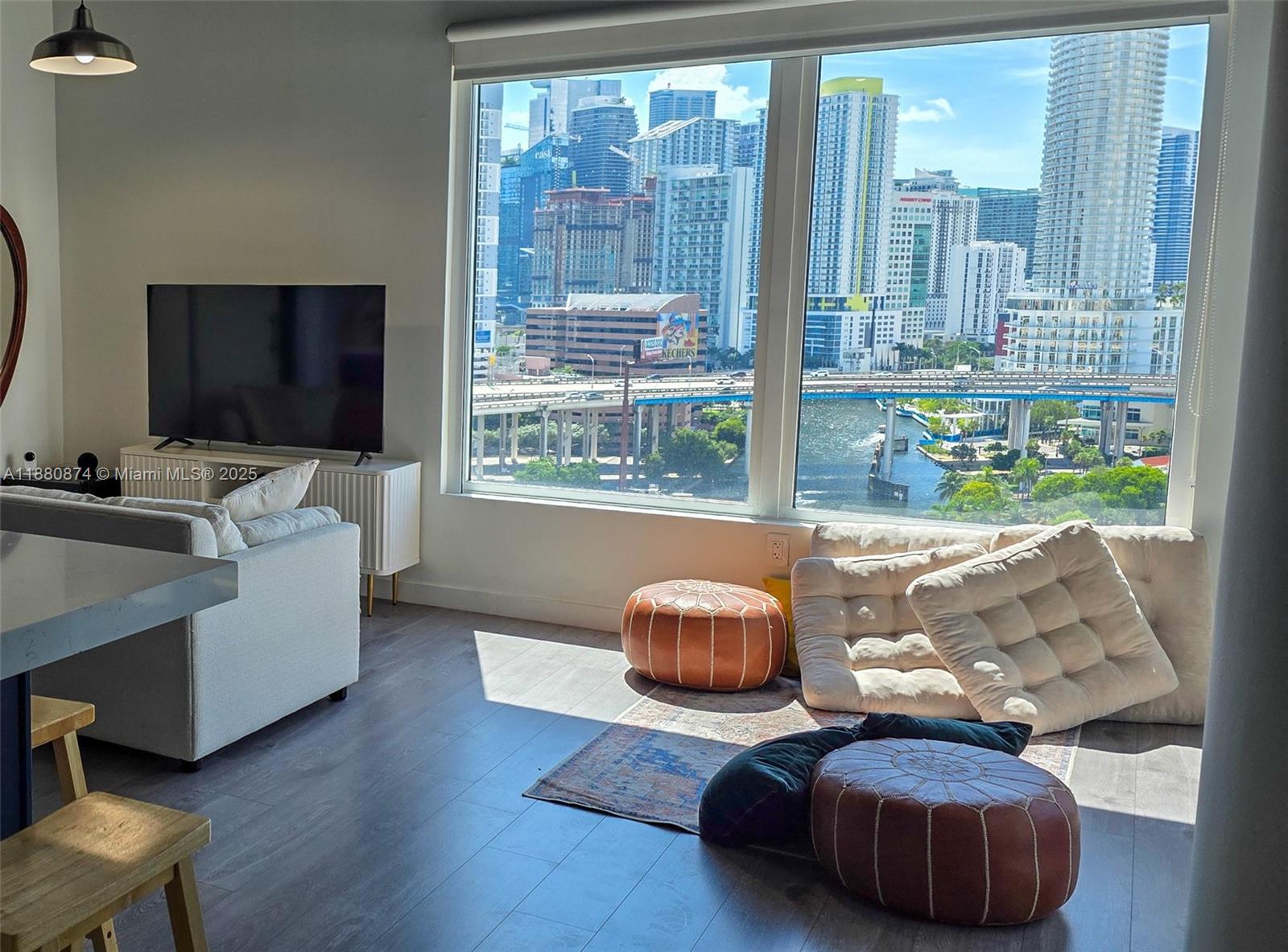 NEO CONDO - Residential