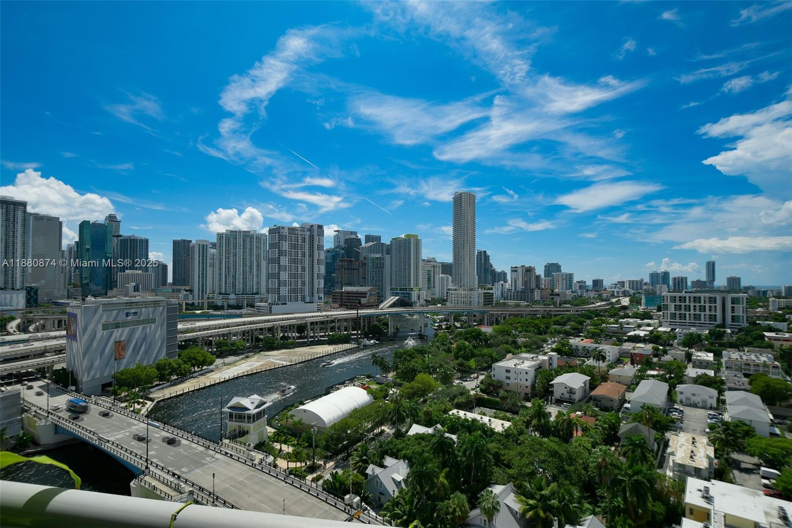 NEO CONDO - Residential