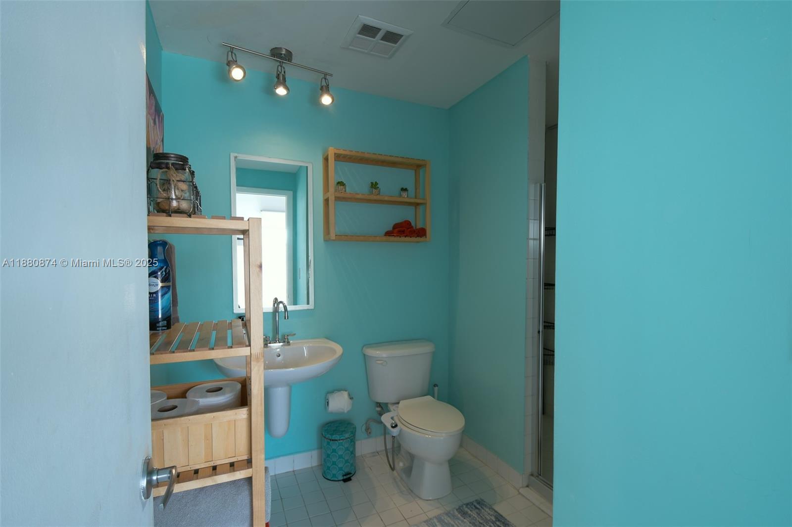 NEO CONDO - Residential