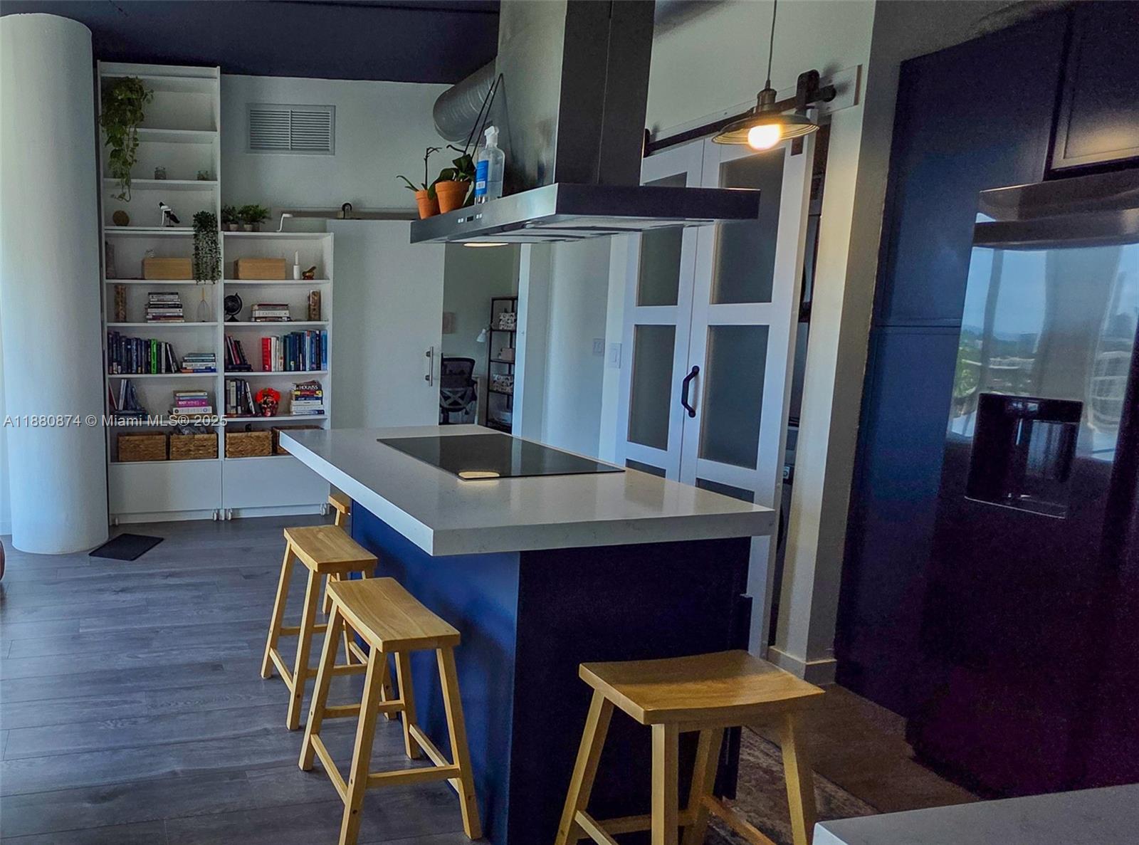 NEO CONDO - Residential