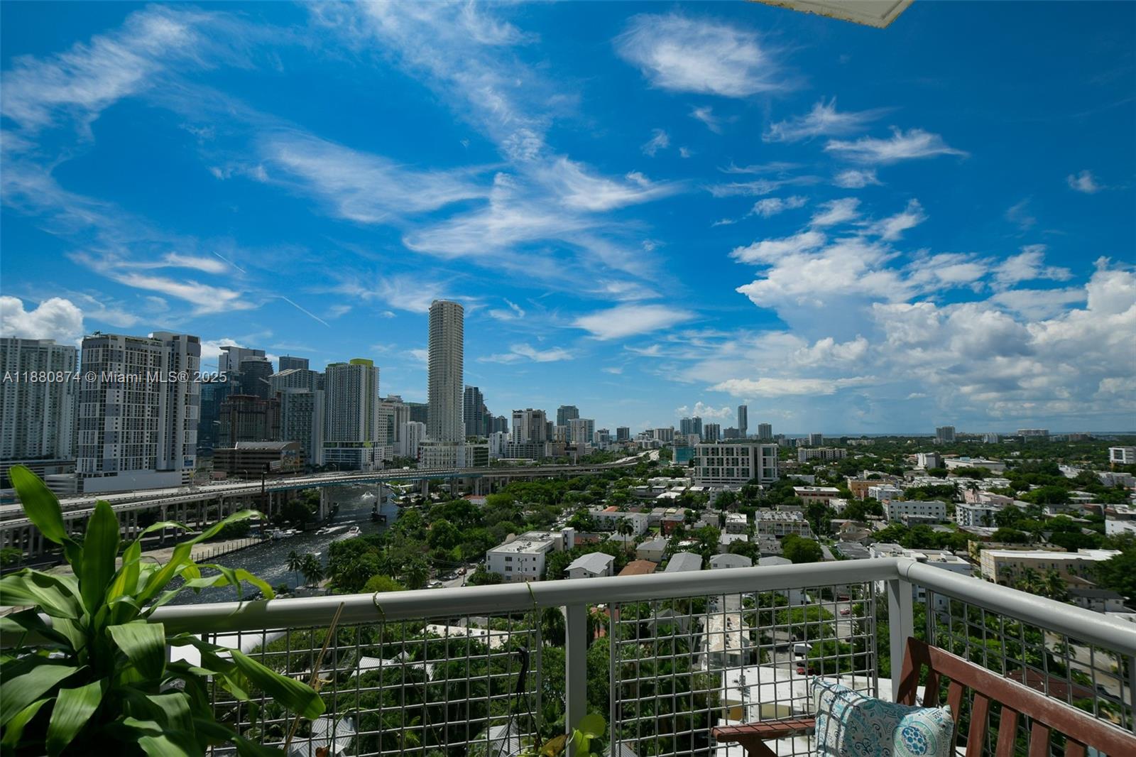 NEO CONDO - Residential