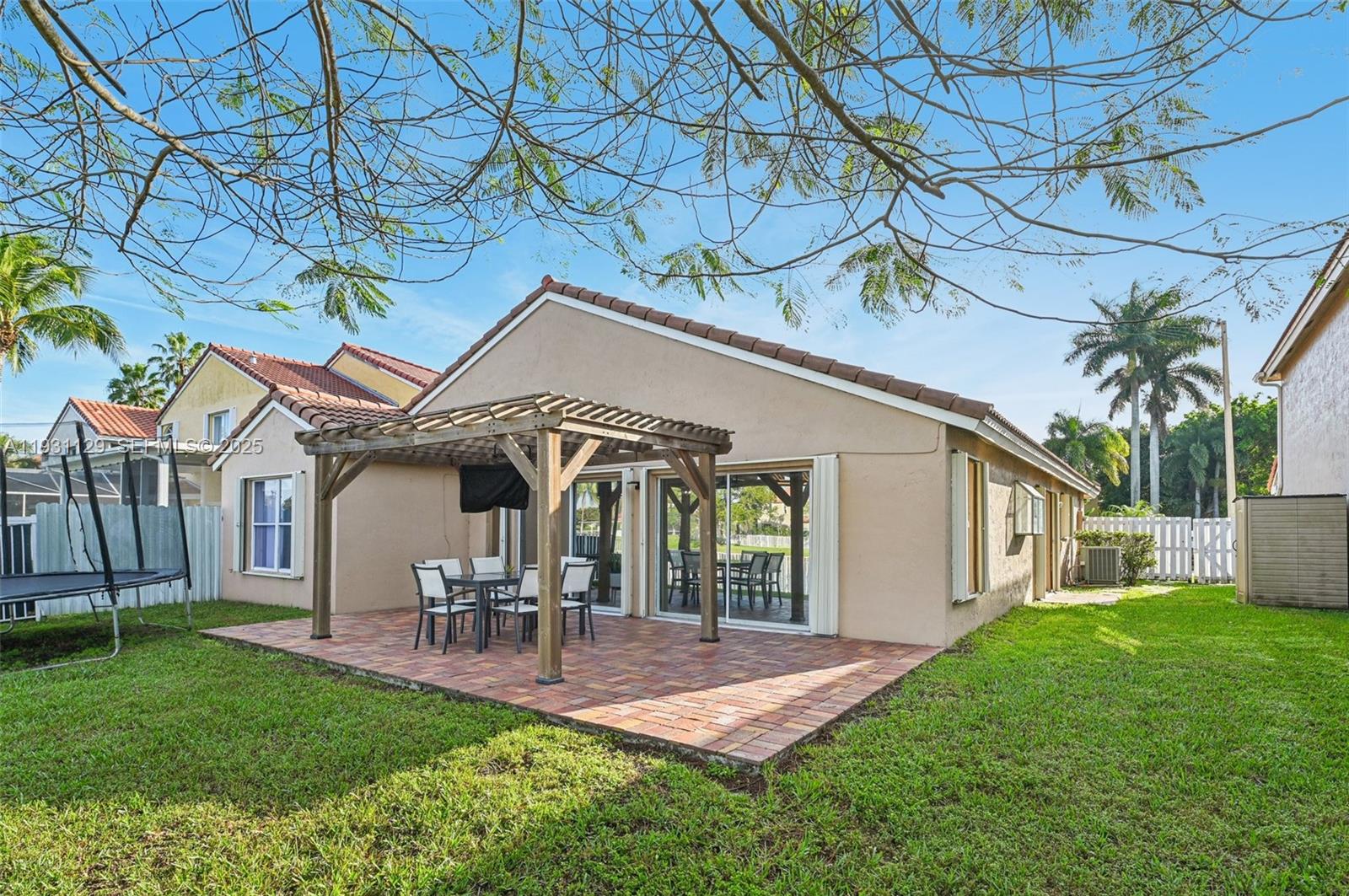 CHAPEL TRAIL II - Residential Lease