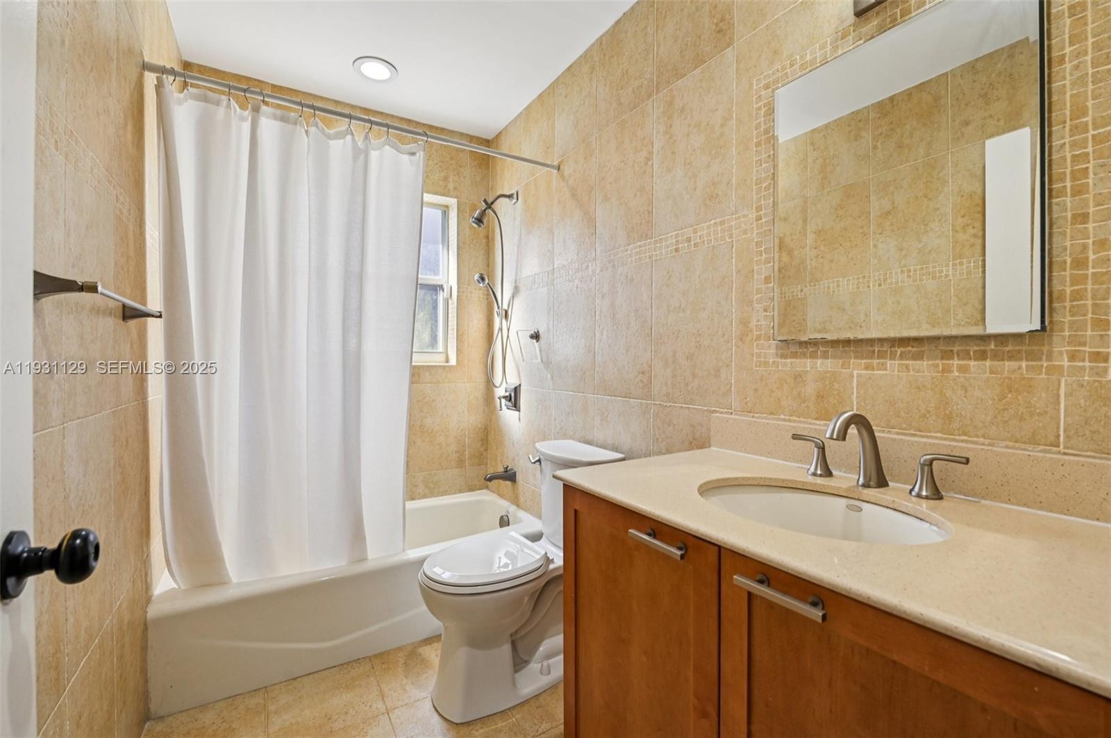 CHAPEL TRAIL II - Residential Lease