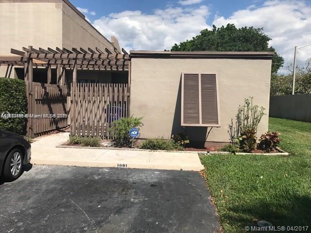 Rental in prime location! this 3/2home offers a bright open layout, completely remodeled, SS appliances washer/dryer, and quick access to highways, shops, and offices. Available on August 1st.
