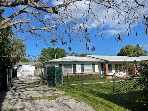 7105 SW 84th Ave