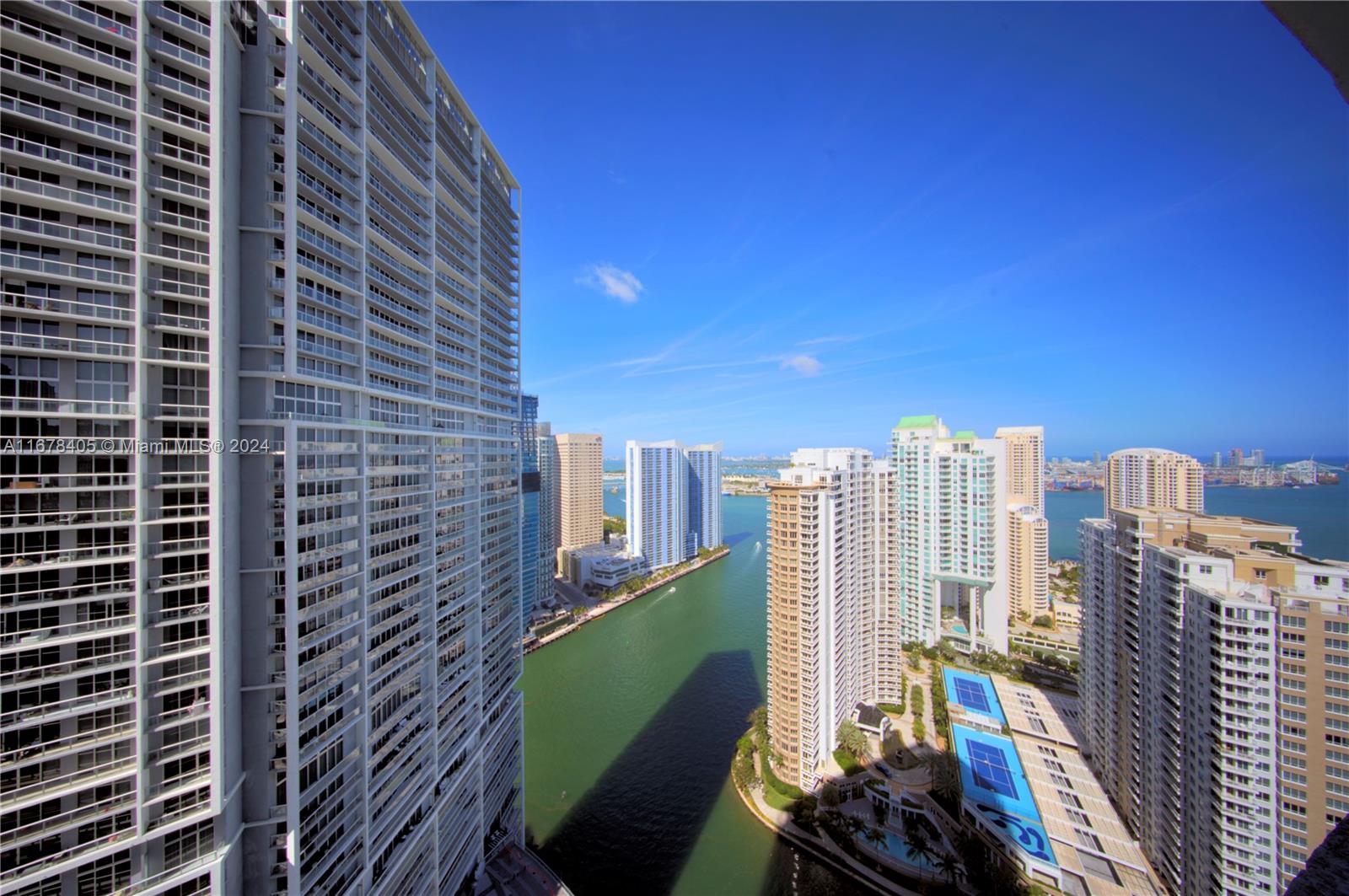 495 Brickell Ave 4004
