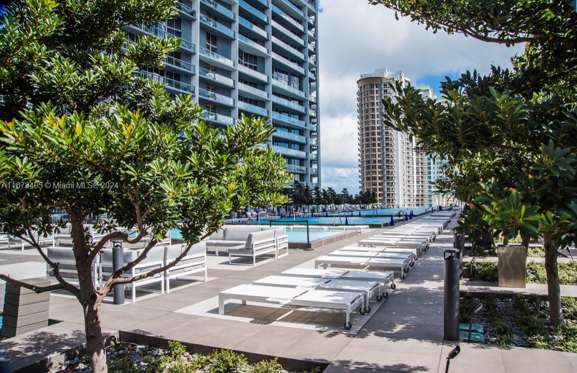 ICON BRICKELL NO TWO - Residential