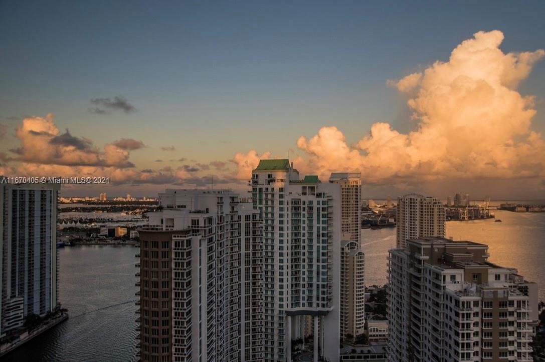 495 Brickell Ave 4004