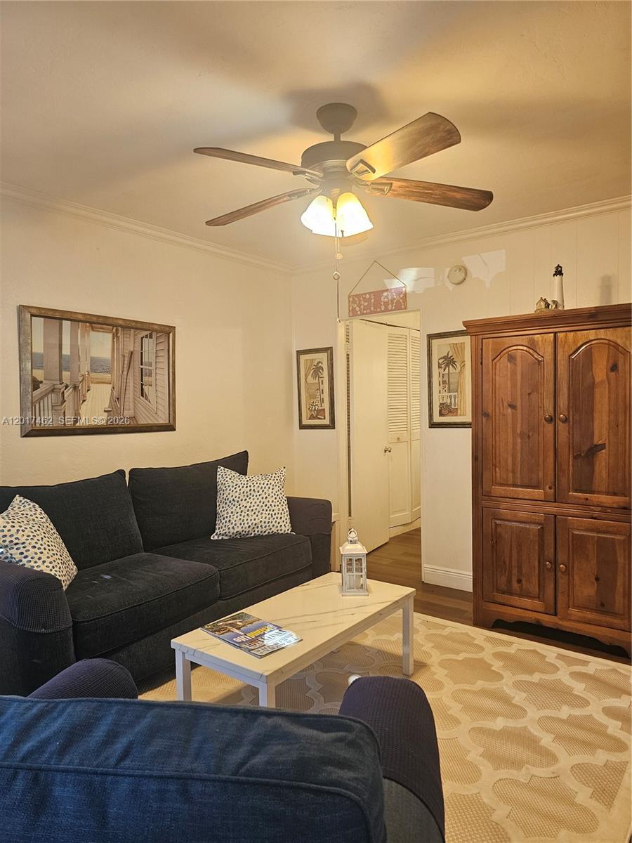 325 Fernwood Rd 10