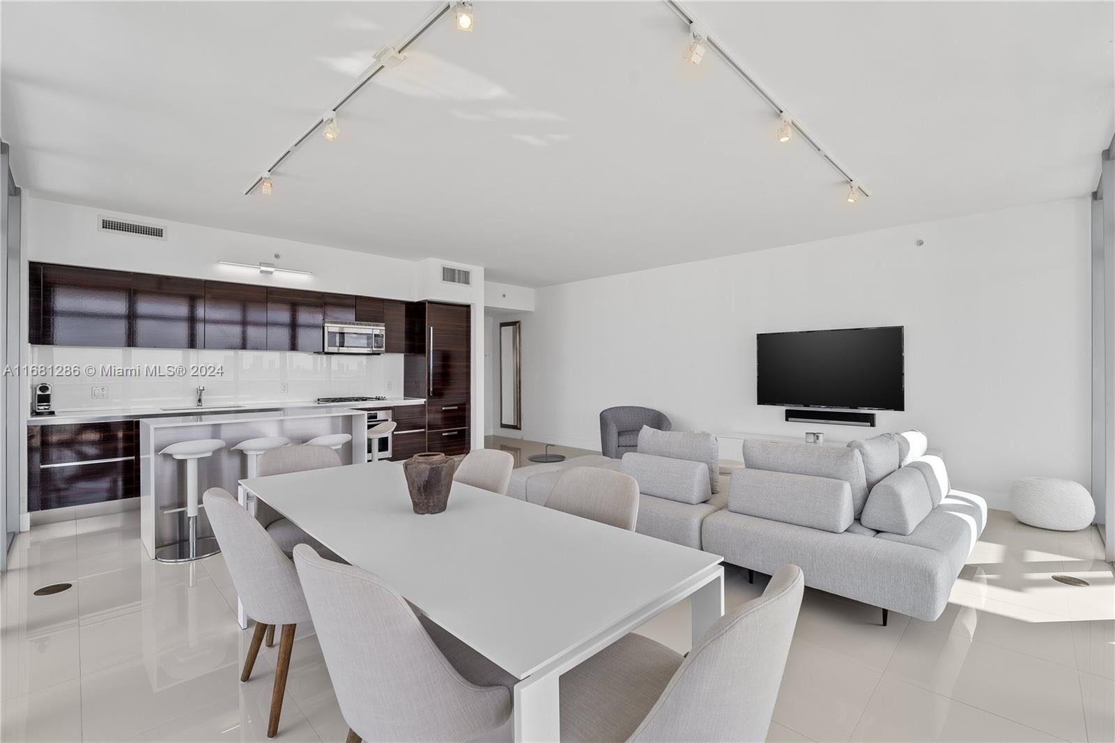 THE CARIBBEAN CONDO - Residential