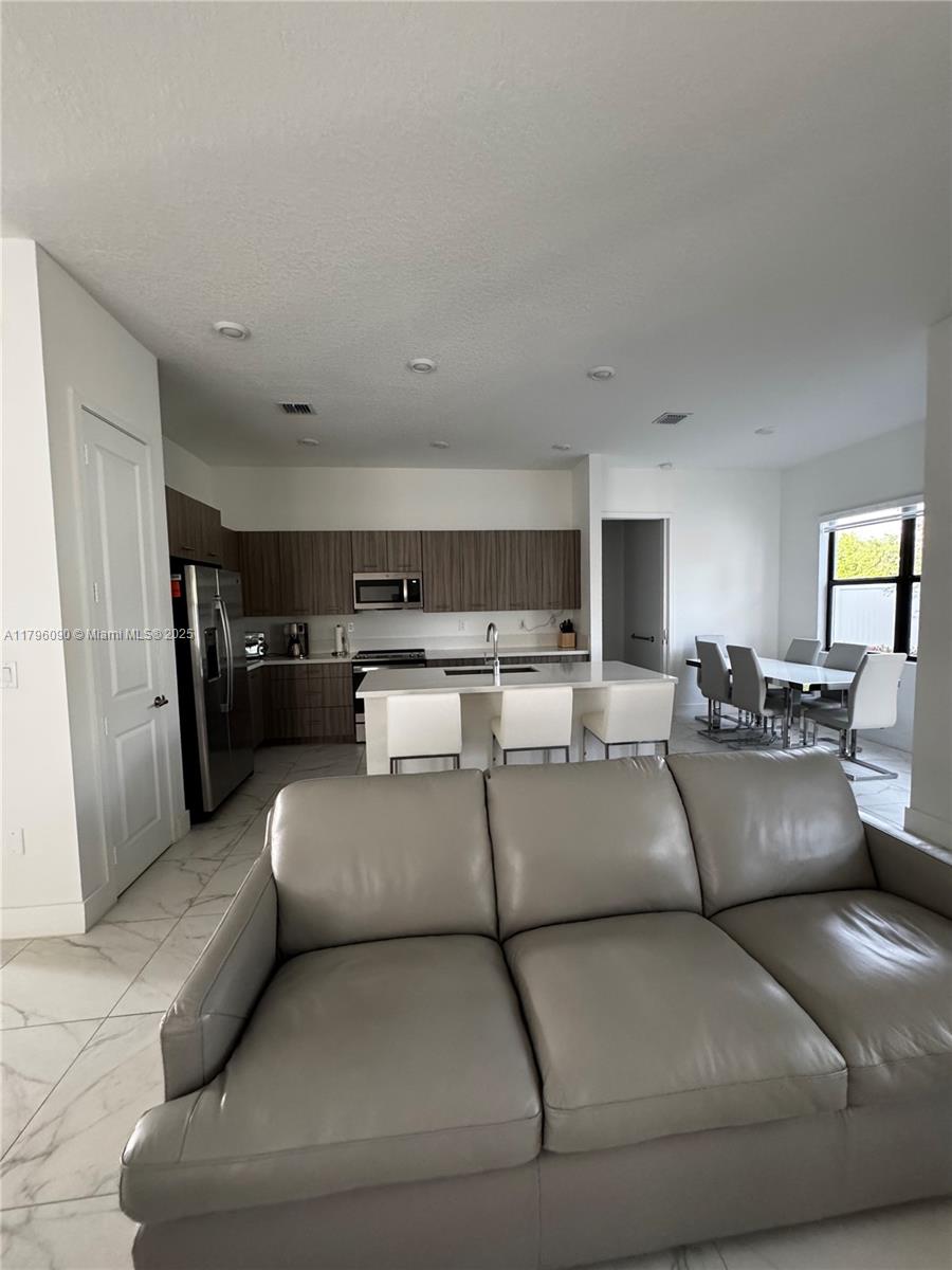 TUSCAN ISLES - Residential