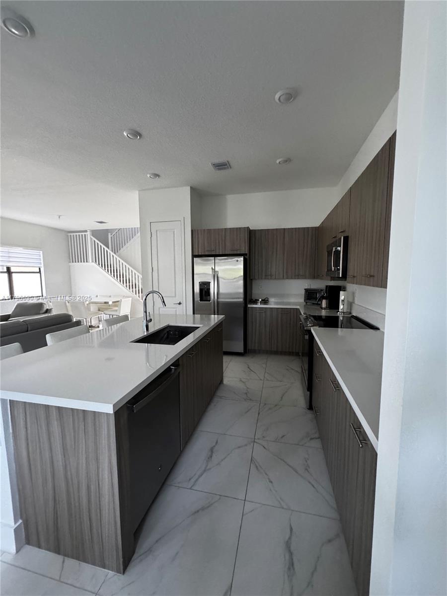 TUSCAN ISLES - Residential