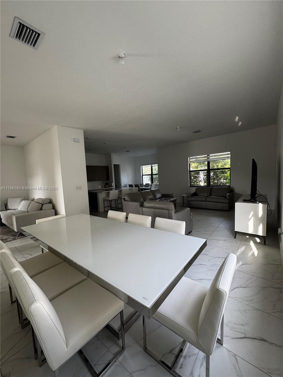 TUSCAN ISLES - Residential