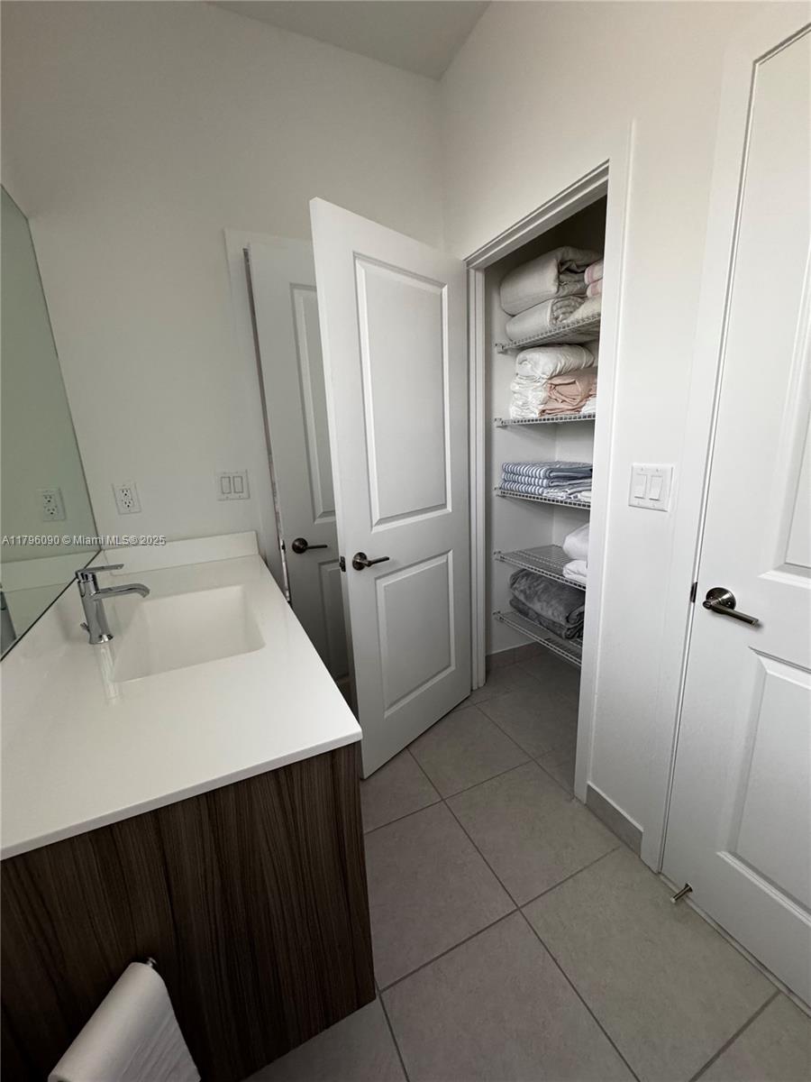 TUSCAN ISLES - Residential