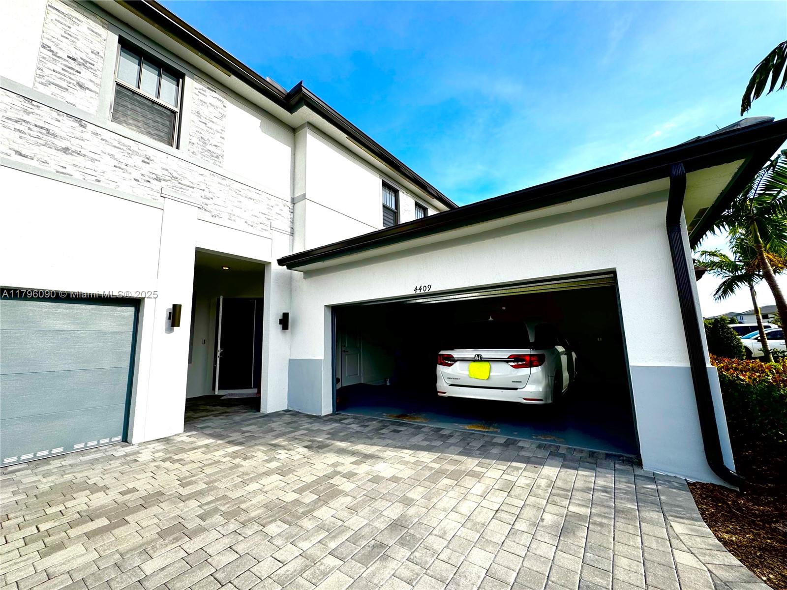 TUSCAN ISLES - Residential