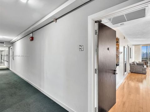 20379 W Country Club Dr 1138 Aventura FL 33180