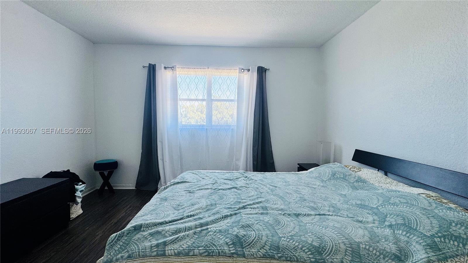 SANTA MONICA CONDOMINIUM - Residential