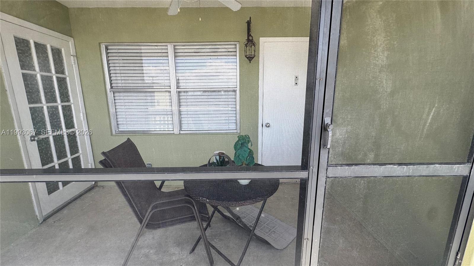 SANTA MONICA CONDOMINIUM - Residential