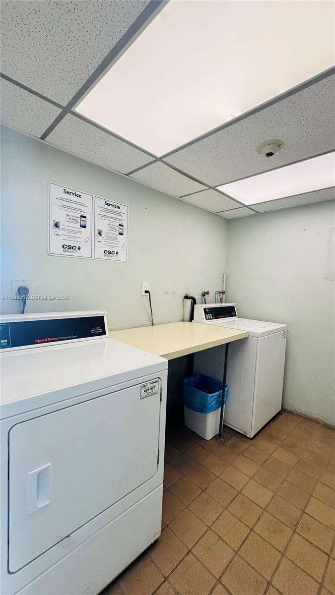 SANTA MONICA CONDOMINIUM - Residential