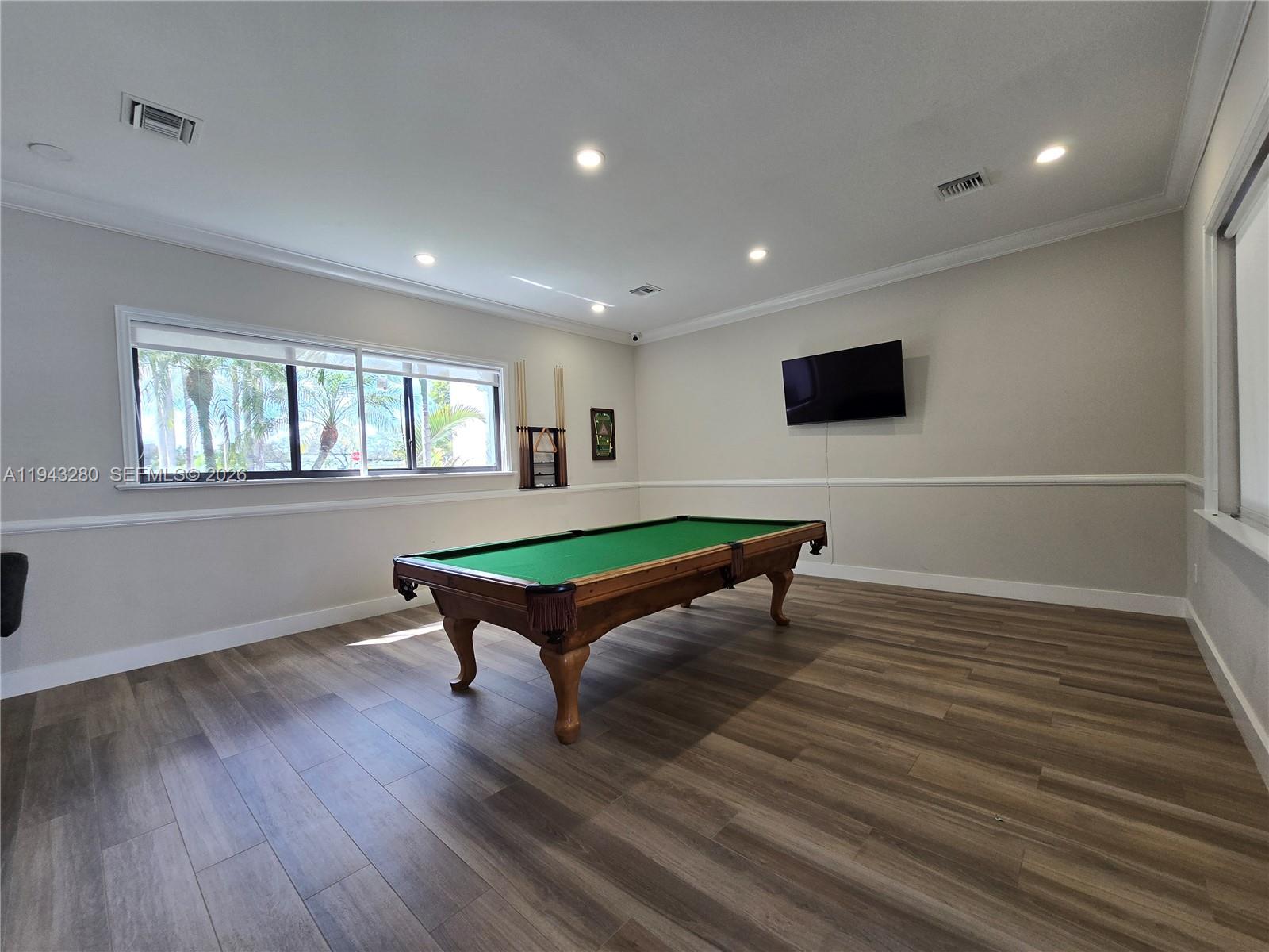 ROYAL GRAND CONDO - Residential