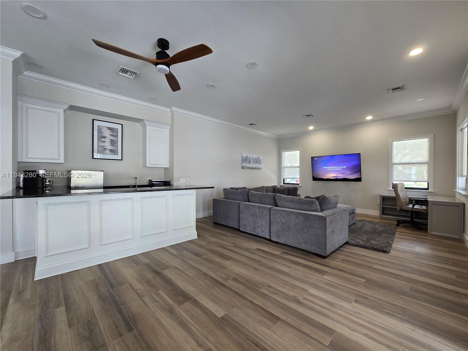 ROYAL GRAND CONDO - Residential