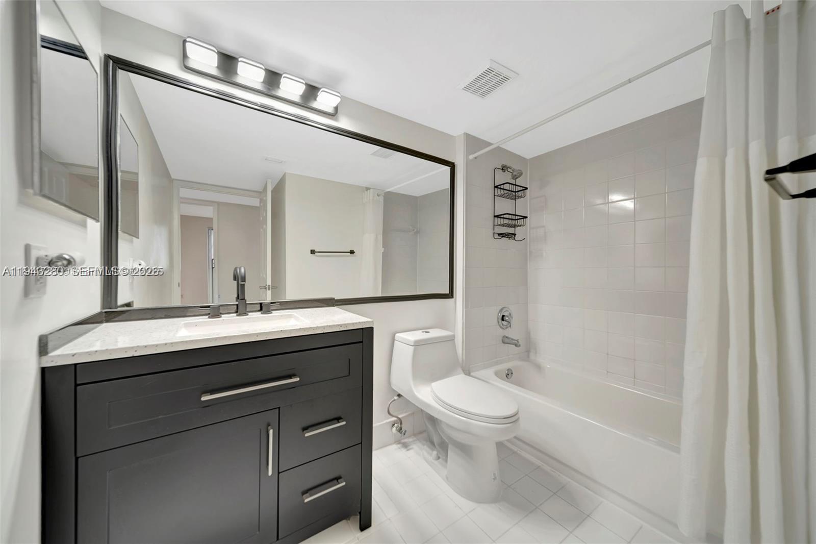 ROYAL GRAND CONDO - Residential