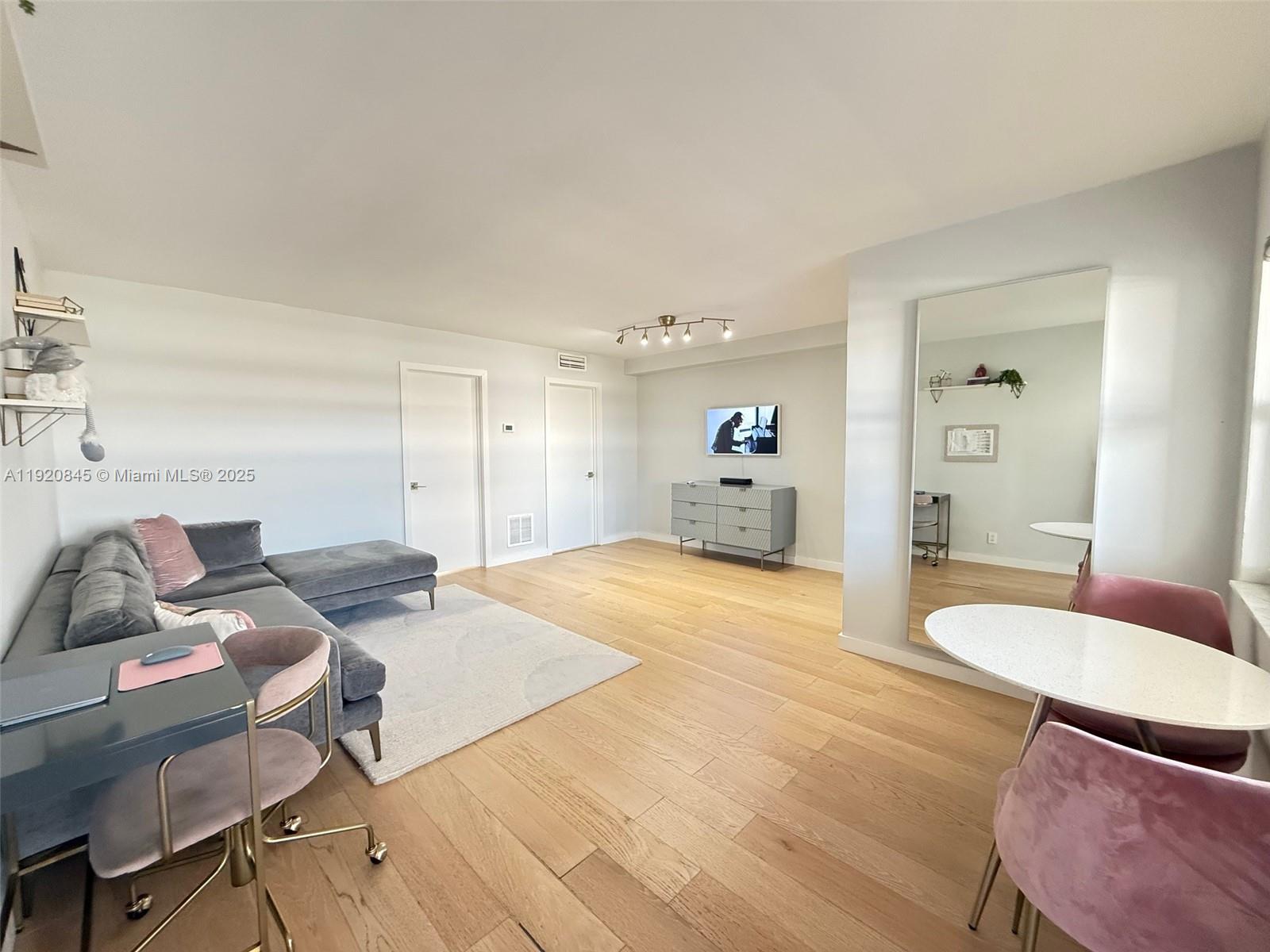 ELDORADO PLAZA WEST CONDO - Residential