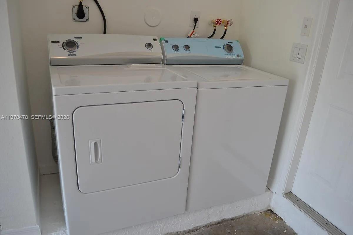 RIVERSIDE AT BISC NATL PK - Residential Lease