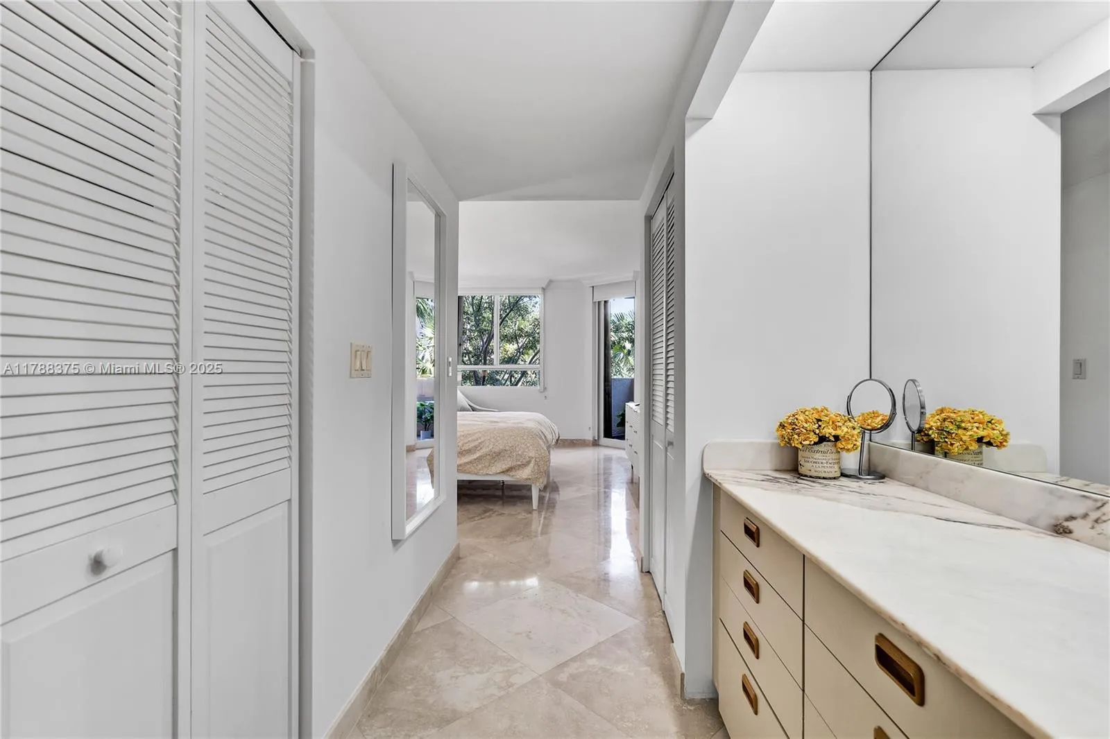 Key Biscayne, Florida 33149, United States, 2 Bedrooms Bedrooms, ,2 BathroomsBathrooms,Residential,Active,114058