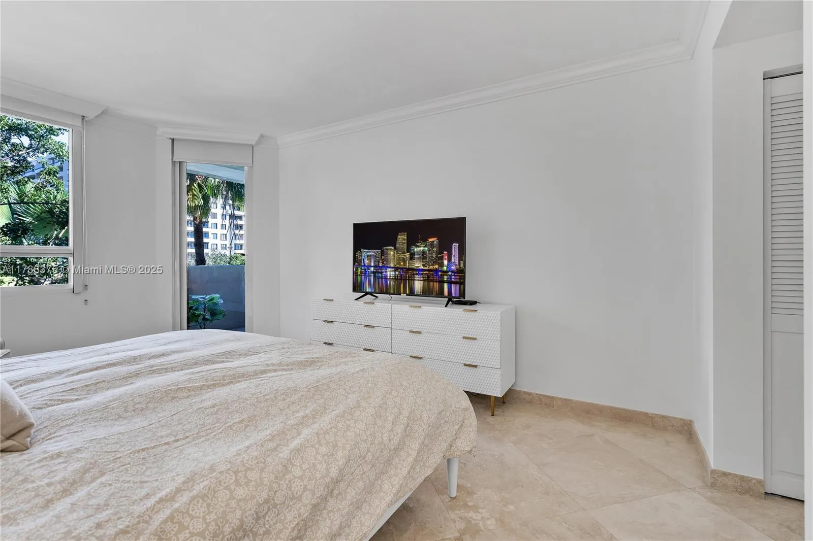 Key Biscayne, Florida 33149, United States, 2 Bedrooms Bedrooms, ,2 BathroomsBathrooms,Residential,Active,114058