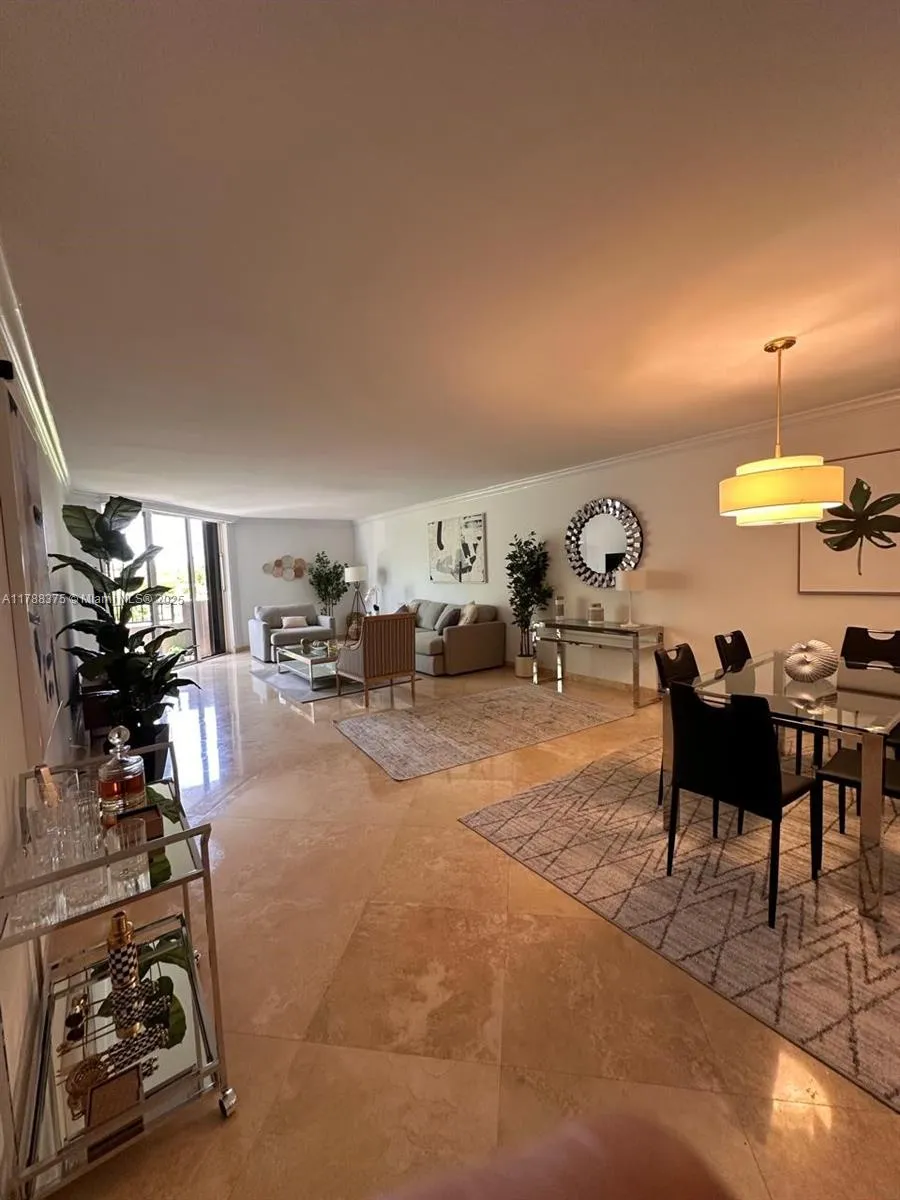 Key Biscayne, Florida 33149, United States, 2 Bedrooms Bedrooms, ,2 BathroomsBathrooms,Residential,Active,114058