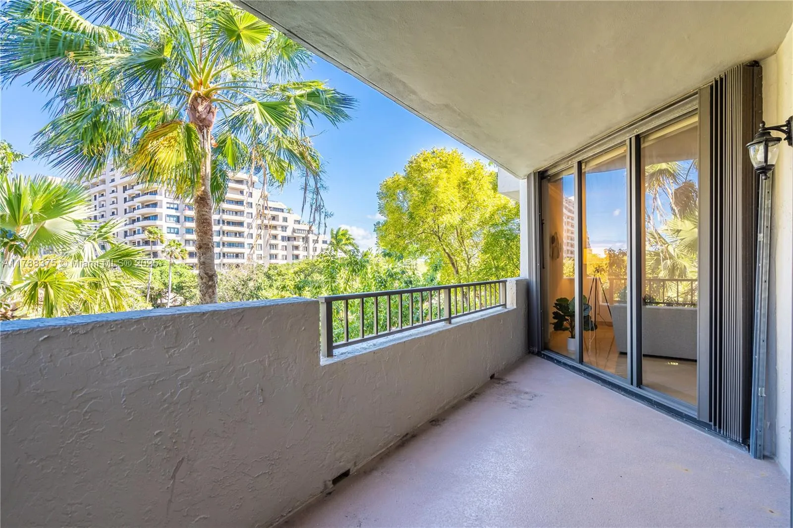 Key Biscayne, Florida 33149, United States, 2 Bedrooms Bedrooms, ,2 BathroomsBathrooms,Residential,Active,114058