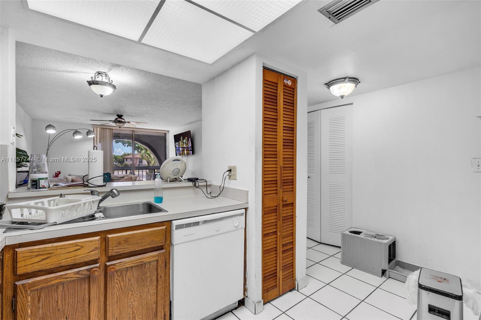 VISTA DEL LAGO CONDO PH 2 - Residential Lease