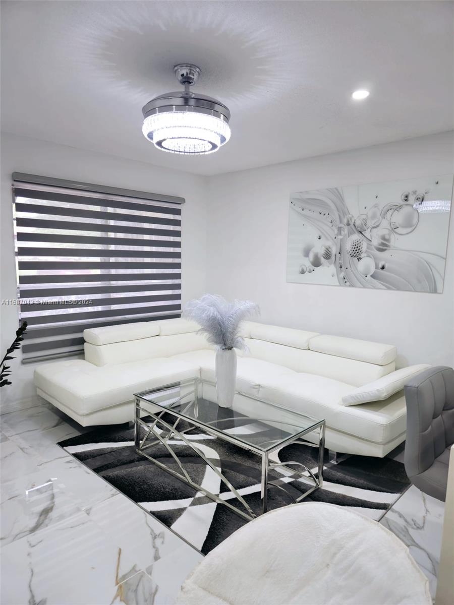 Property for Sale at 2905 Pierce St 7, Hollywood, Broward County, Florida - Bedrooms: 1 
Bathrooms: 1  - $180,000