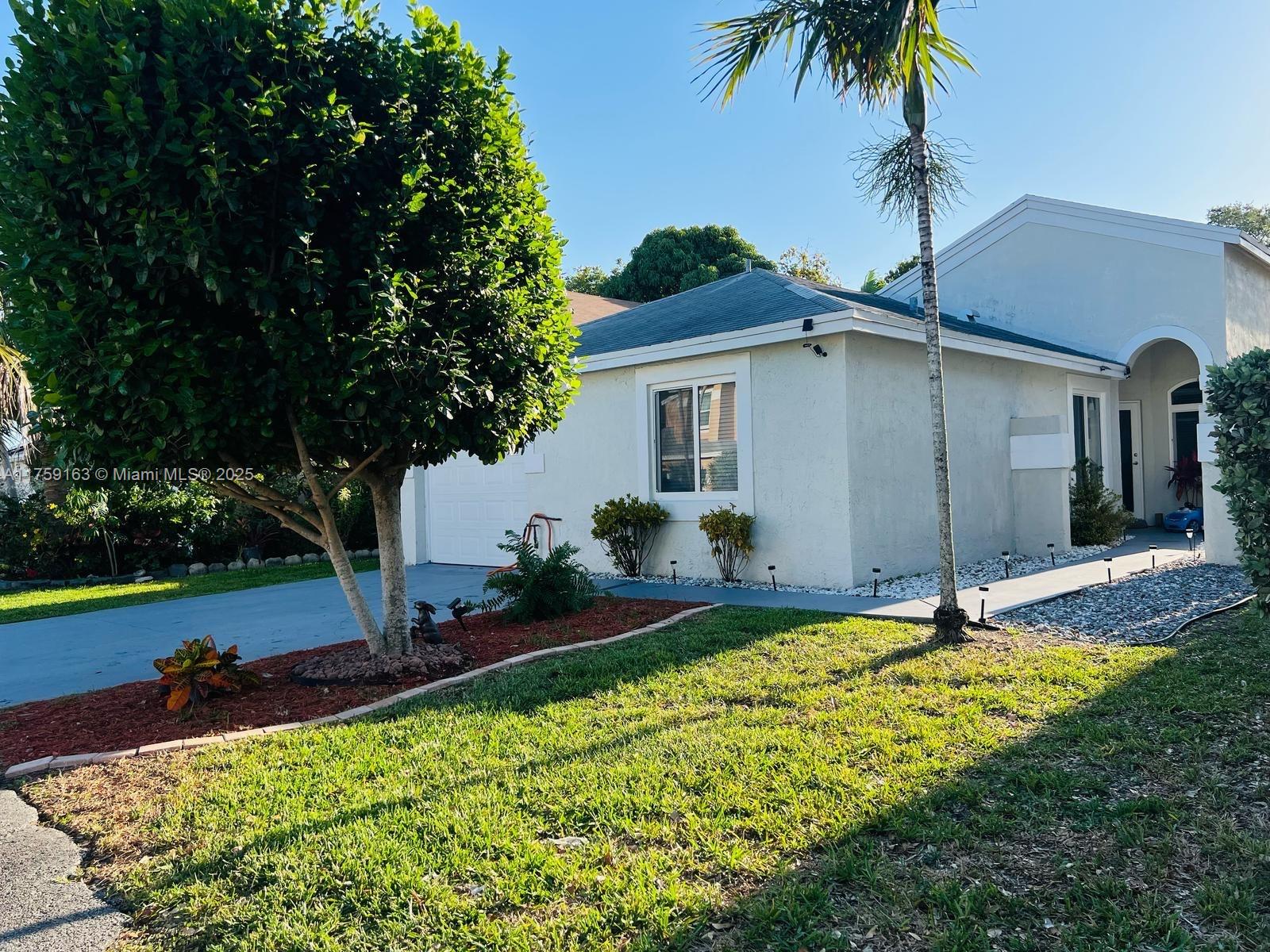 2810 E River Run Cir E Cir, Miramar, Broward County, Florida - 3 Bedrooms  
2 Bathrooms - 