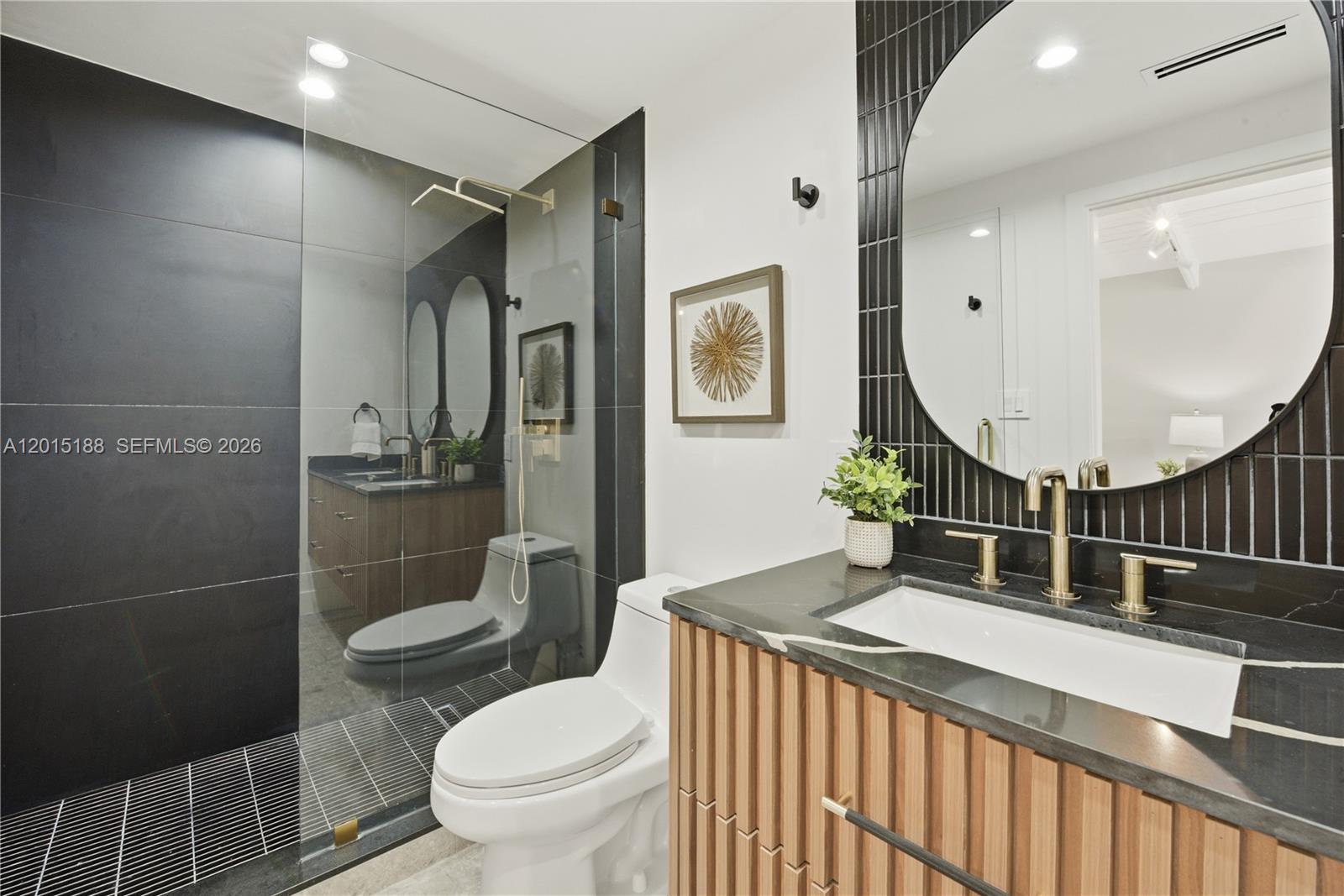 LAUDERDALE ISLES NO 2-BLK - Residential