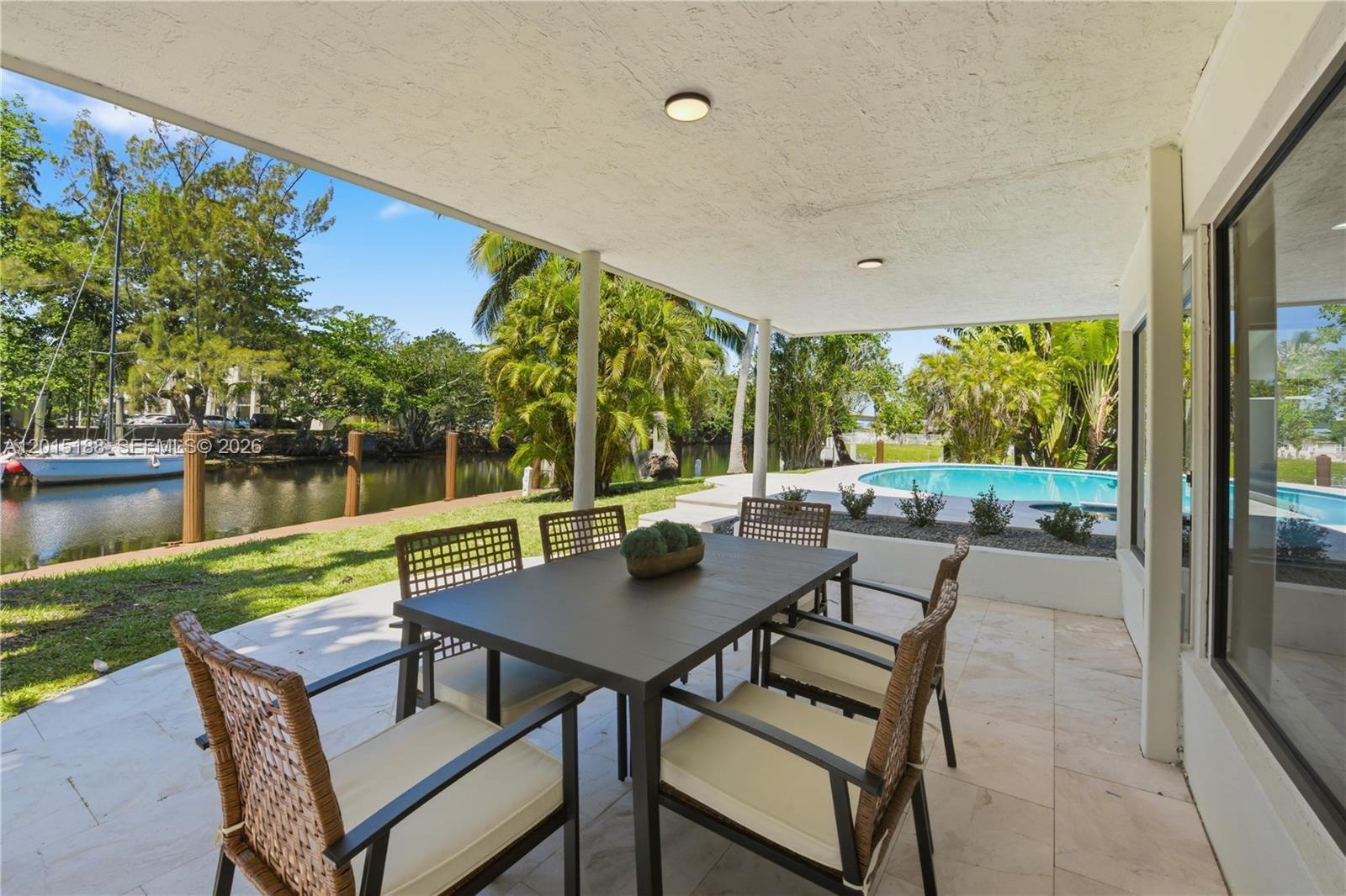 LAUDERDALE ISLES NO 2-BLK - Residential