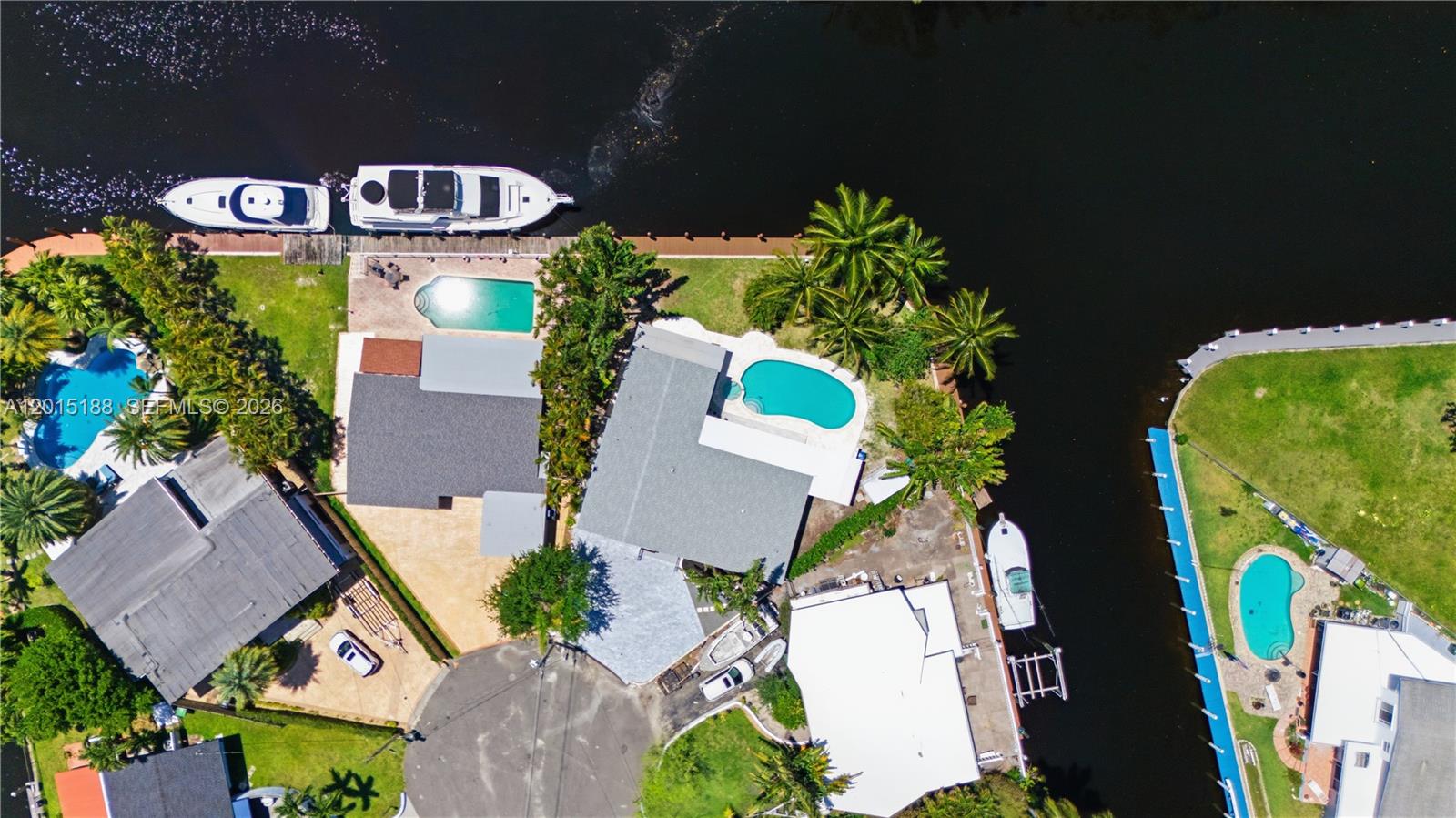 LAUDERDALE ISLES NO 2-BLK - Residential