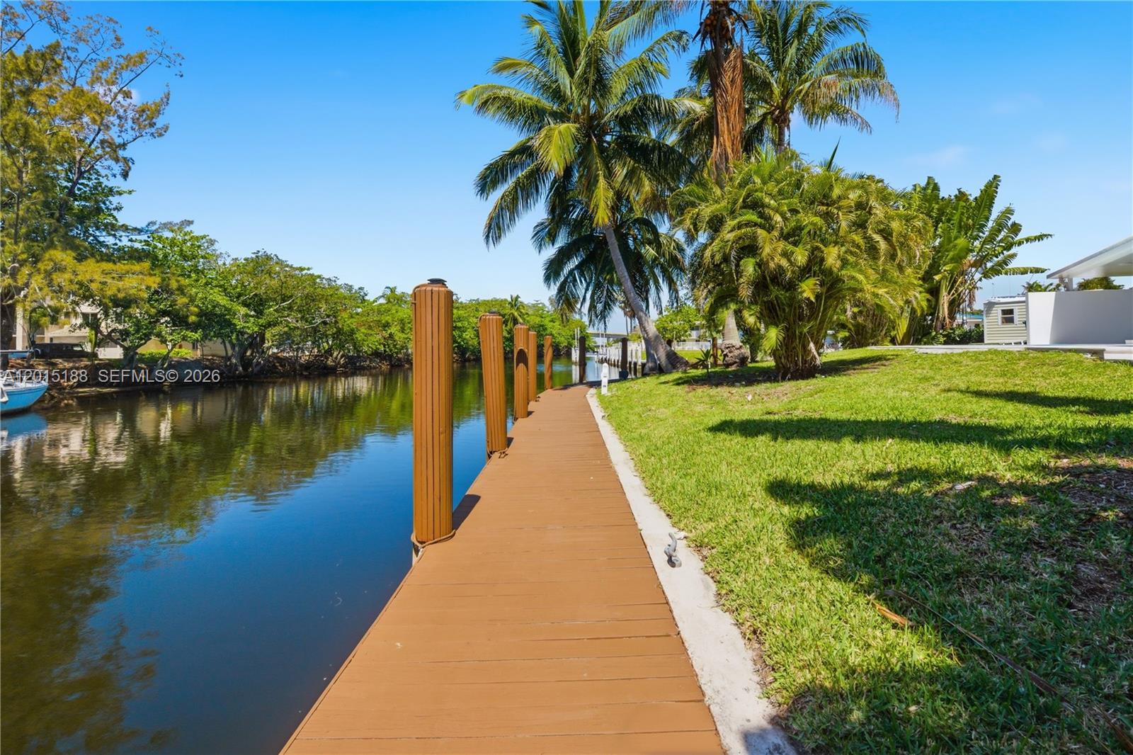 LAUDERDALE ISLES NO 2-BLK - Residential
