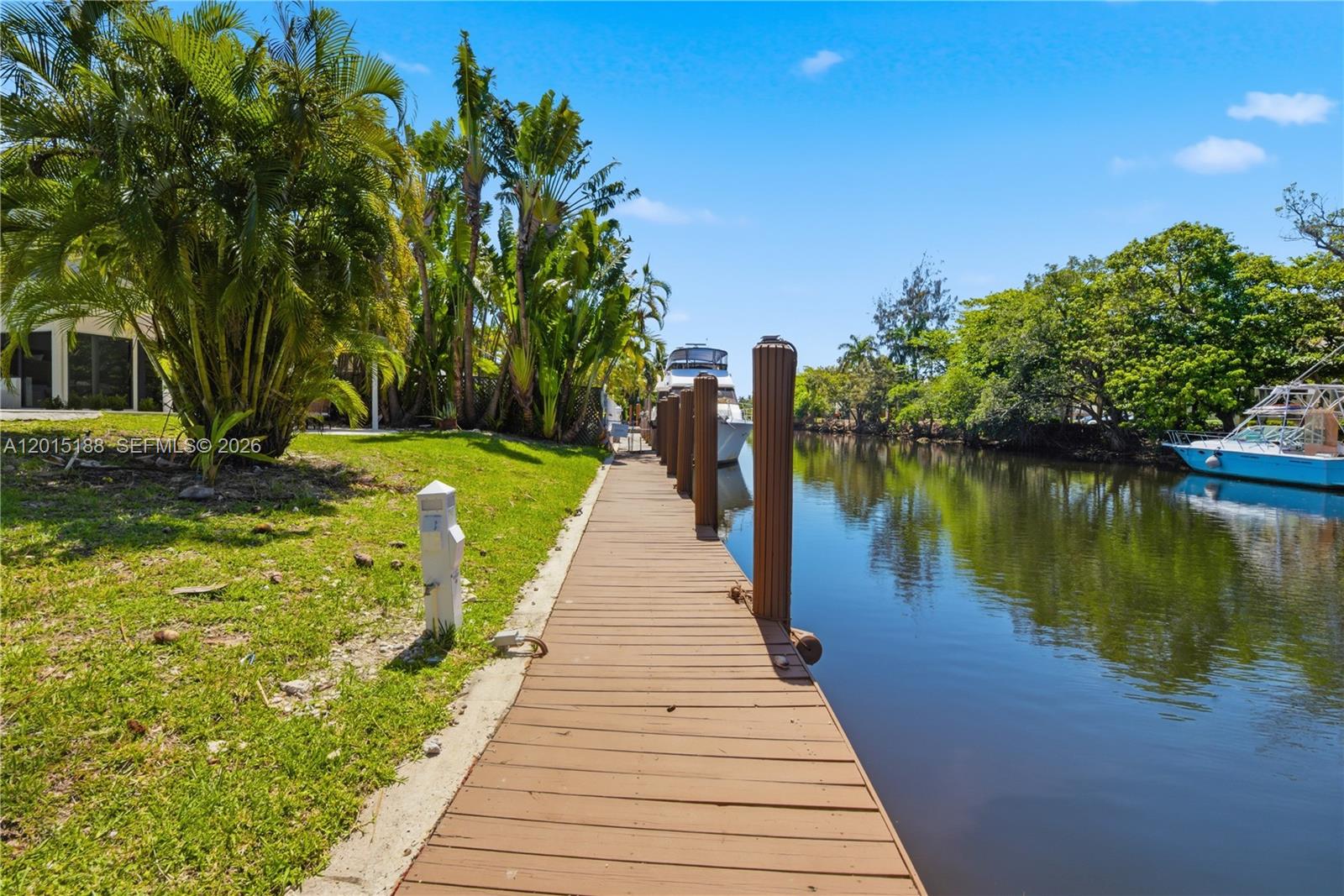 LAUDERDALE ISLES NO 2-BLK - Residential