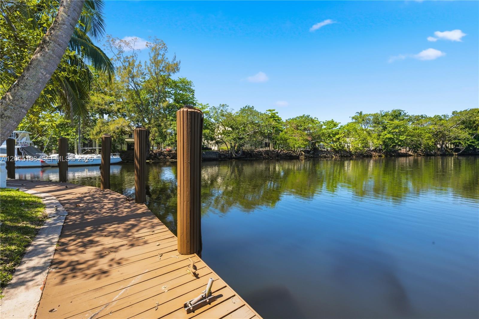 LAUDERDALE ISLES NO 2-BLK - Residential