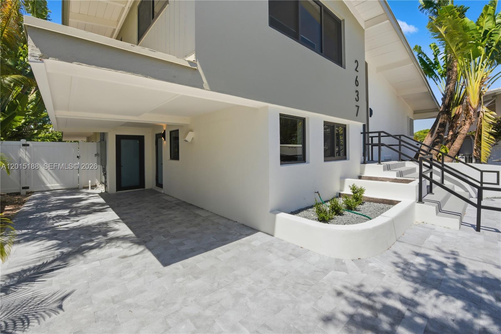2637 Sugarloaf Ln