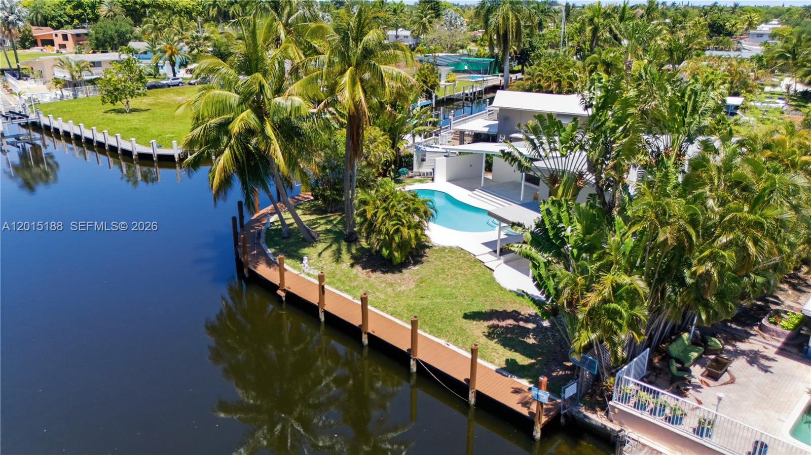 LAUDERDALE ISLES NO 2-BLK - Residential