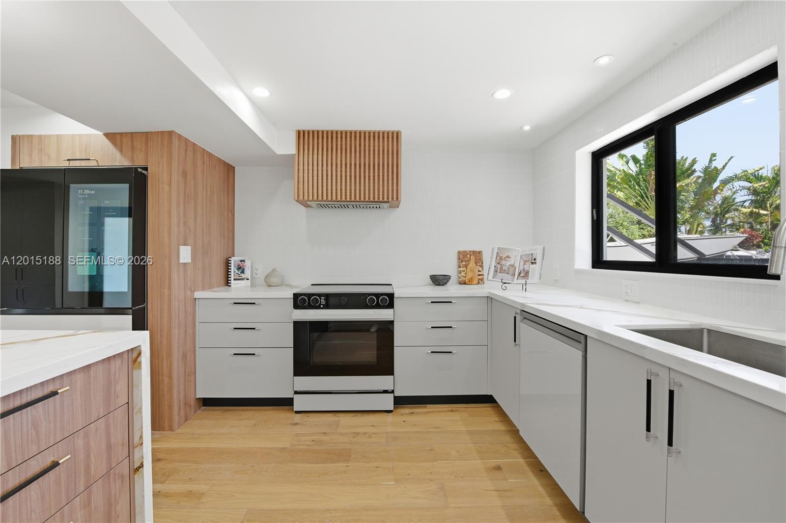LAUDERDALE ISLES NO 2-BLK - Residential