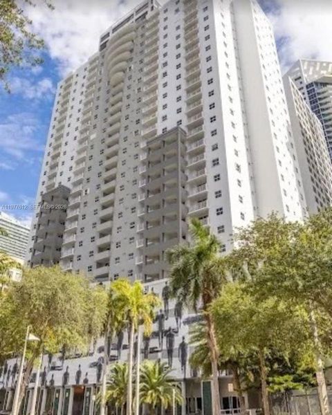 185 SE 14th Ter 812 Miami FL 33131