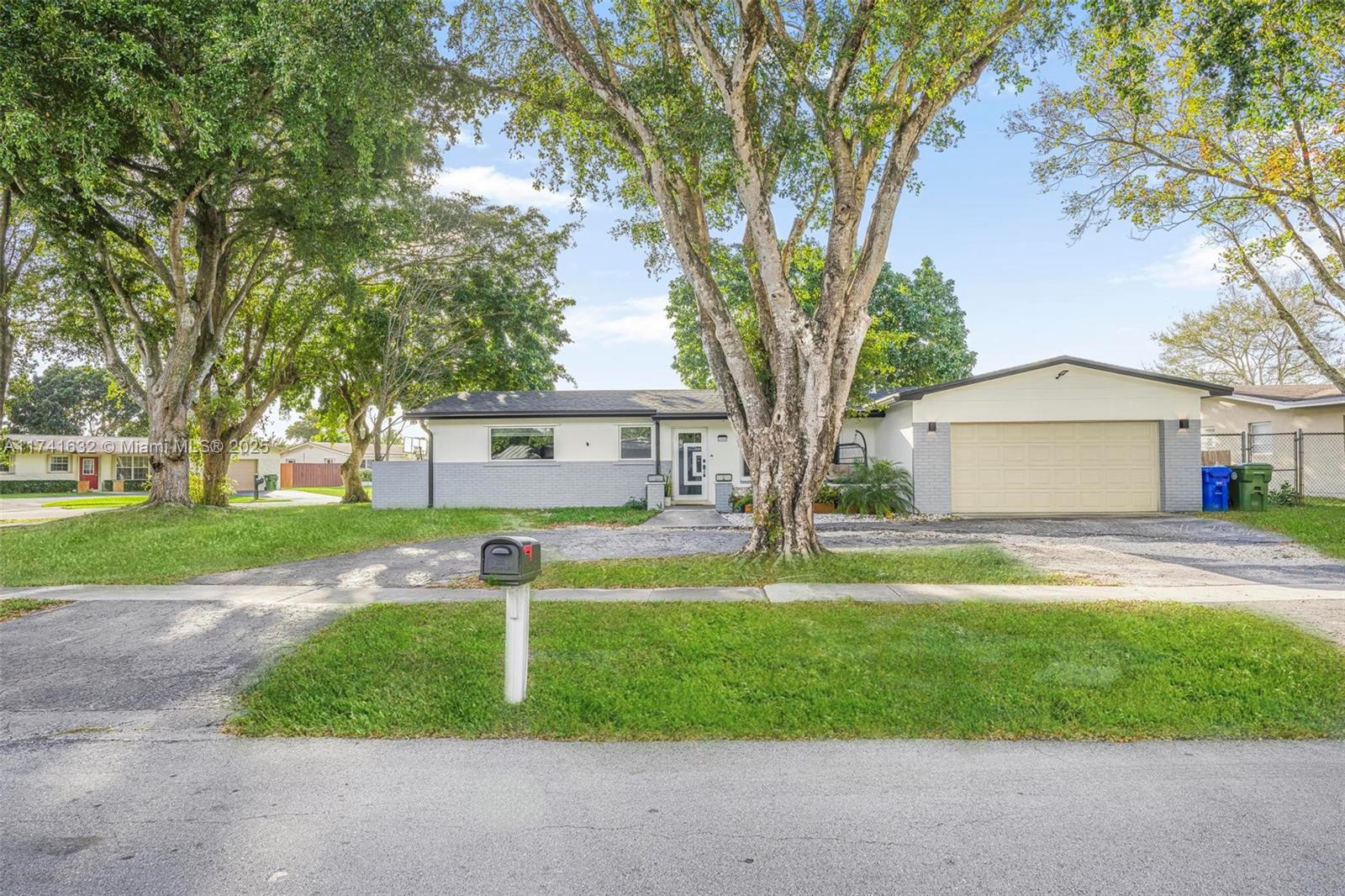 Property for Sale at 2000 Nw 106th Ave, Pembroke Pines, Miami-Dade County, Florida - Bedrooms: 3 
Bathrooms: 2  - $675,000